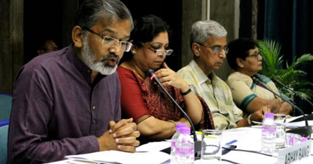 अब भी भारत के 11 करोड़ आदिवासियों के स्वास्थ्य पर विशेषज्ञ समिति की सिफारिशों के लागू होने का इंतजार