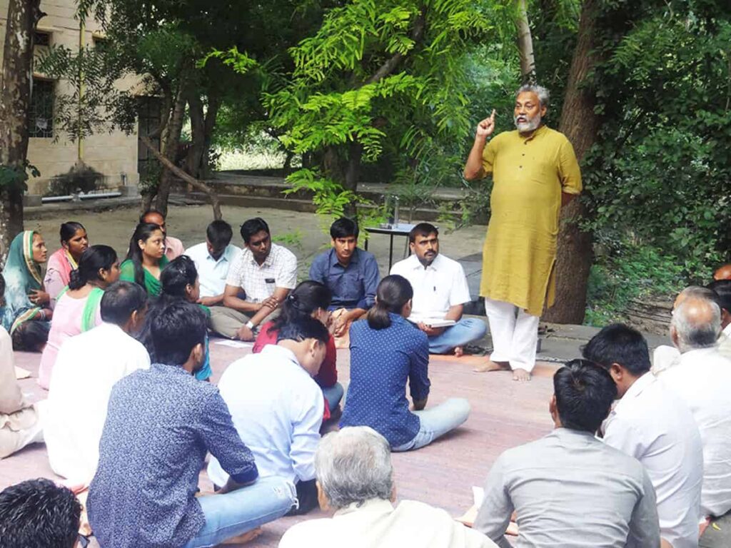 तरुणाई ने सम्पूर्ण क्रांति से प्रौढ़ता पायी है