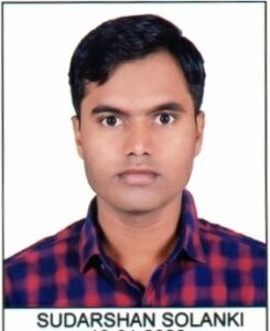 लेखक की फोटो