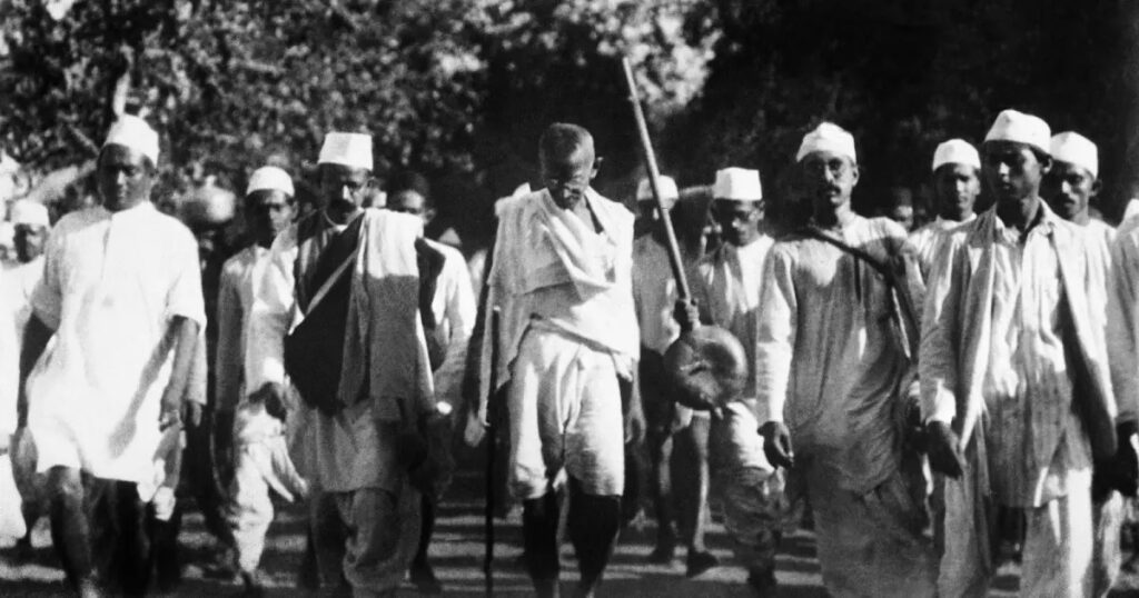 सत्ता से साधे नहीं जा सकते, गांधी