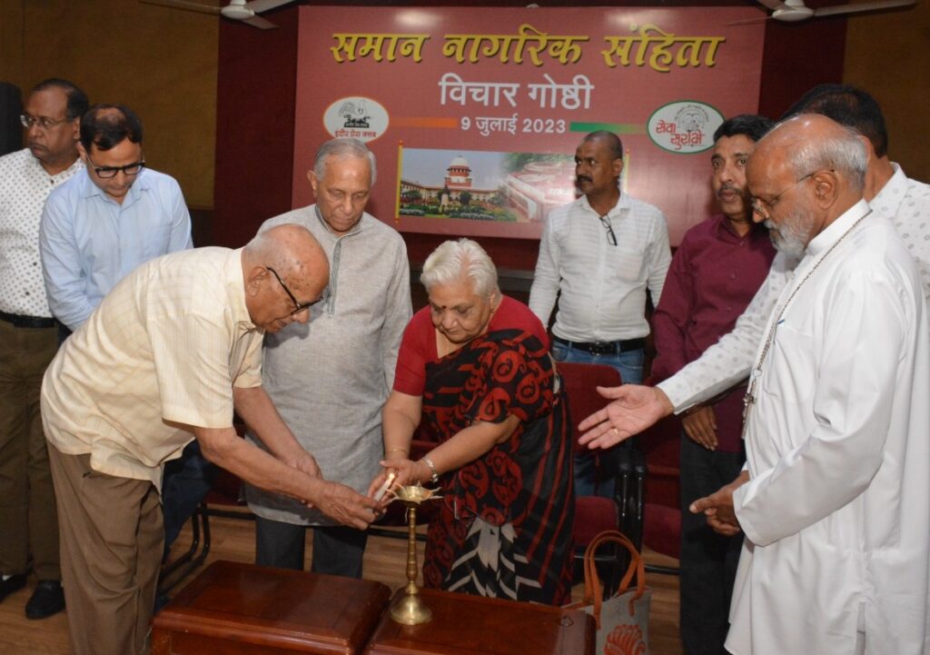 समान नागरिक संहिता को धर्म विशेष से जोड़कर नहीं देखें: चर्चा का यही सही समय