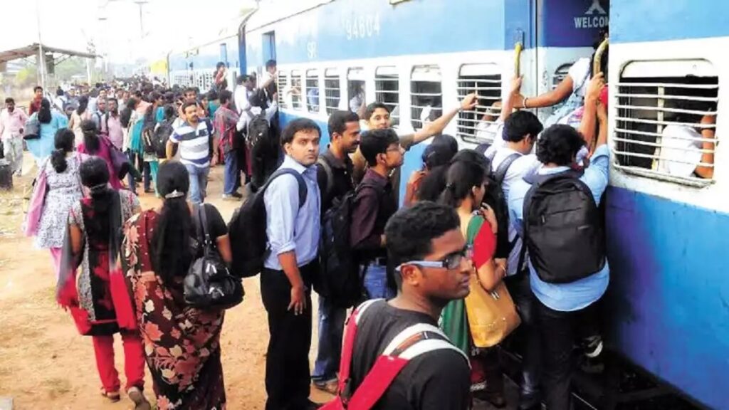Indian Railways : यात्रियों से रूठती रेल