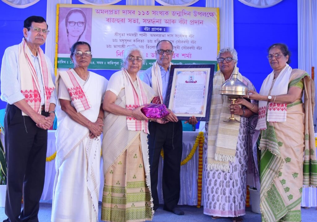 अमलप्रभा राष्ट्रीय सर्वोदय पुरस्‍कार से सम्‍मानित हुई मध्‍यप्रदेश की सामाजिक कार्यकर्ता दमयंती पाणी