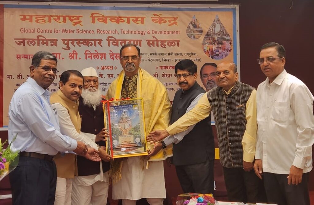 जल संरक्षण के क्षेत्र में उत्कृष्ट योगदान के लिए सामाजिक कार्यकर्ता निलेश देसाई ‘जलमित्र पुरस्कार’ से सम्मानित