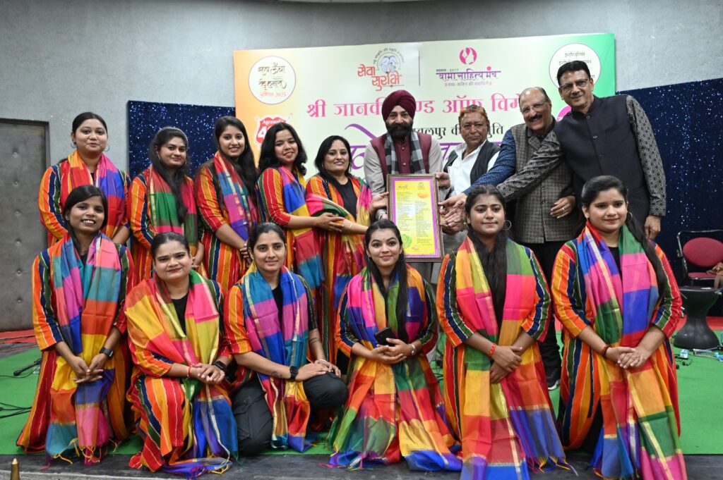 इंदौर में गूंजे देश के प्रख्यात कवियों की कालजयी रचनाओं के स्वर