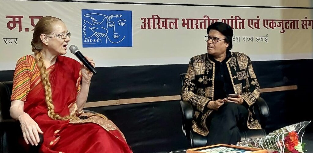 आज दुनिया को एक ग्लोबल विलेज की तरह सामूहिक जिम्मेदारी से चलाने की आवश्यकता