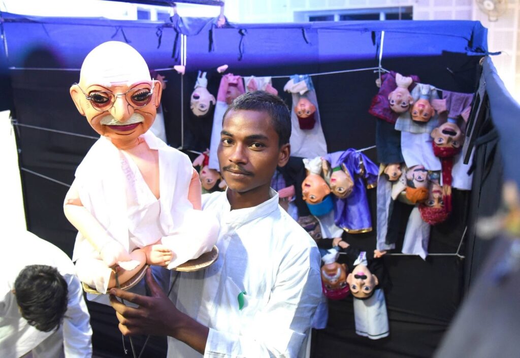World Puppet Day : अपनी पहचान खोती कठपुतलियां