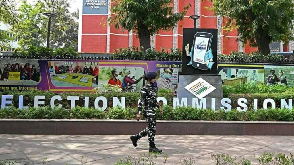 चुनाव आयोग पर उठते सवाल : चोरी के साथ अब सीनाजोरी?