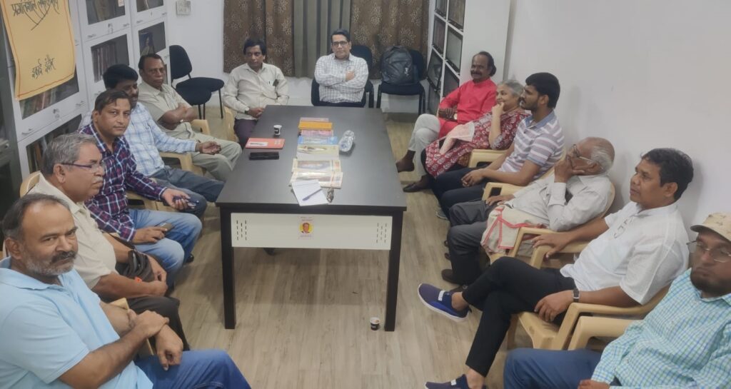 कहानीकार दिनेश भट्ट का कहानी पाठ : अव्यक्त दुःख को अभिव्यक्ति देतीं कहानियाँ