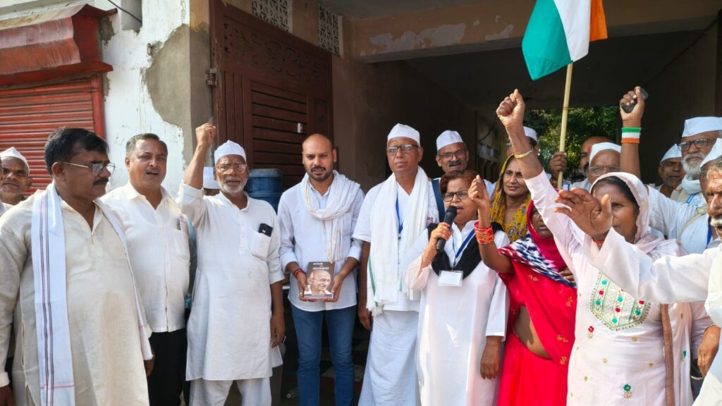 रायबरेली : पदयात्रियों ने हरिओम वाल्मीकि की मॉब लिंचिंग की कड़े शब्दों में निंदा की, देश में नफ़रत के माहौल पर जताई गहरी चिंता 