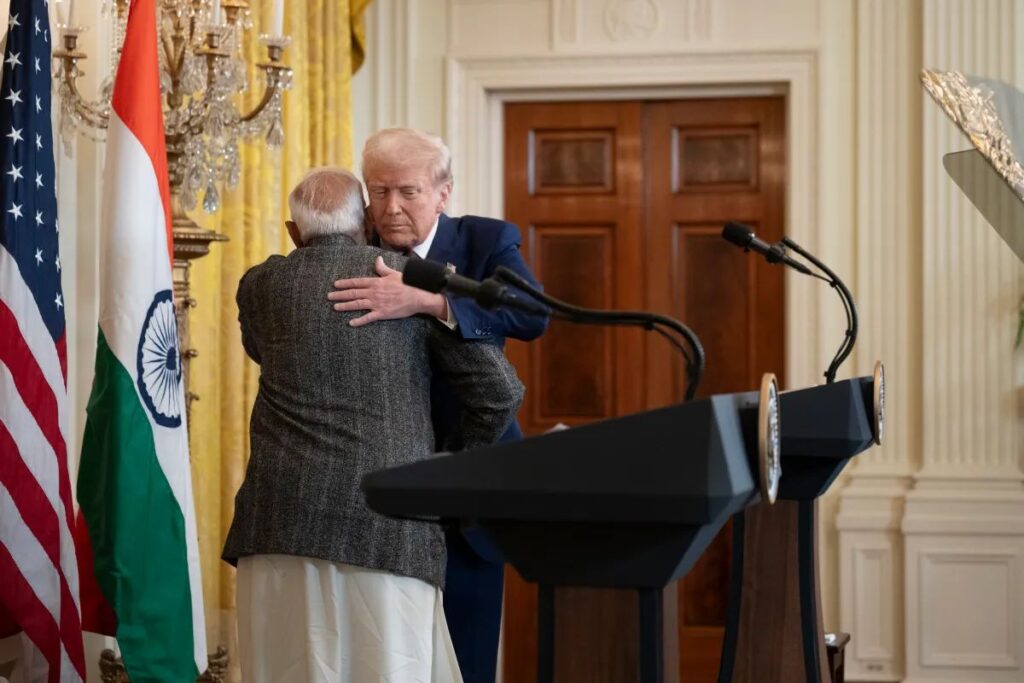 मोदी ट्रम्प से डरते हैं या नहीं ? संकेत तो ऐसे ही नज़र आते हैं ?
