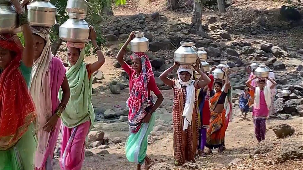 डिंडोरी : समृद्ध जल संसाधनों के बीच प्यासा आदिवासी समाज