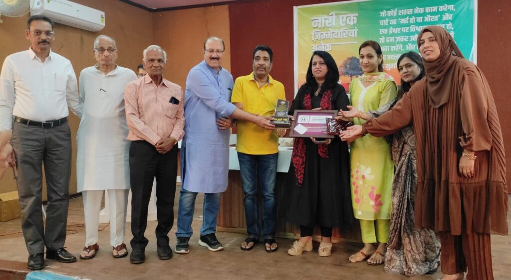 ट्रैफिक सिंगिंग कॉर्प की सोनाली सोनी व नींव फाउंडेशन की पंखुरी किरनप्रकाश सहित पांच समाजसेवी ‘आवाज़ अवार्ड’ से सम्मानित