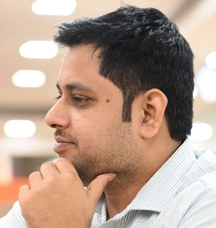 लेखक की फोटो