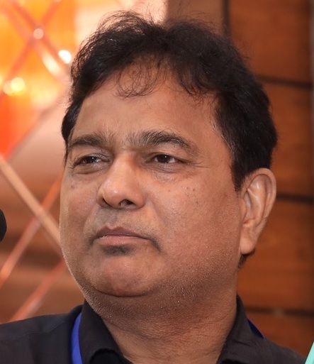 लेखक की फोटो