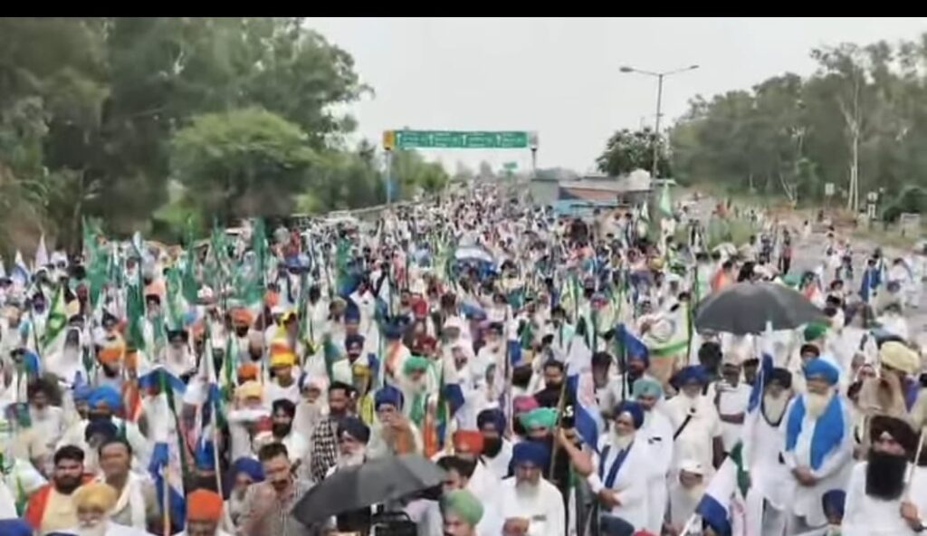 भारत-अमेरिका व्यापार समझौते के खिलाफ किसानों का हल्ला बोल: महापंचायत से पहले हिरासत में लिए गए हजारों किसान  रिहा