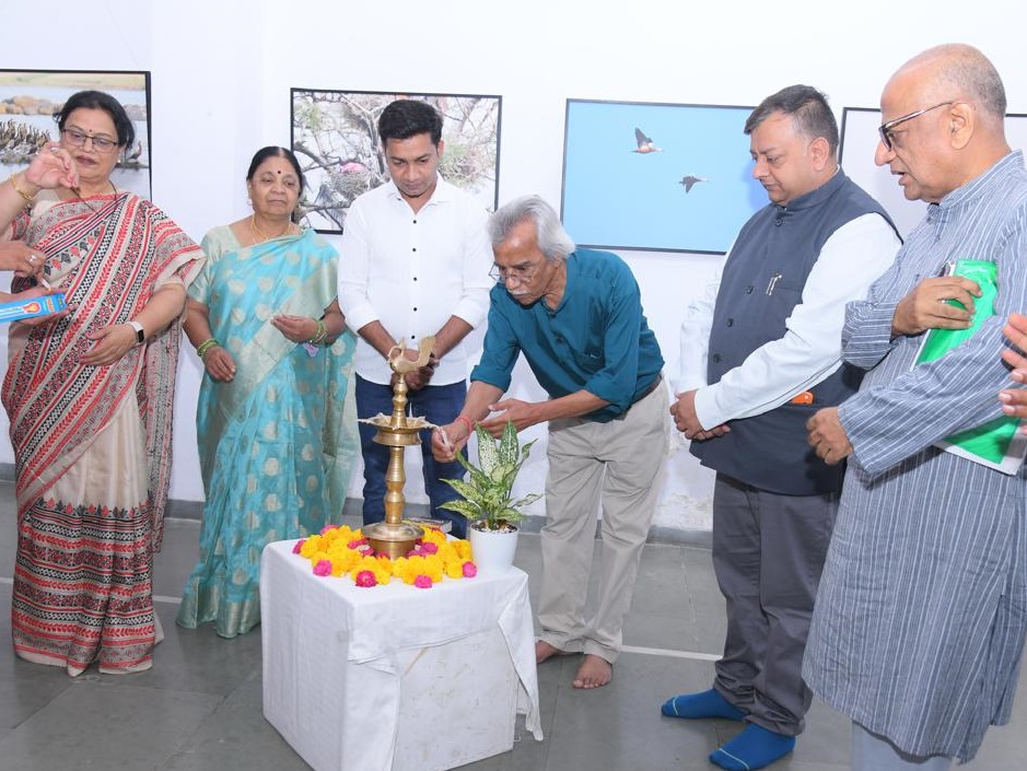 निलेश बेंद्रे की फोटो प्रदर्शनी में झलका प्रकृति और वन्यजीवों का जीवंत राग