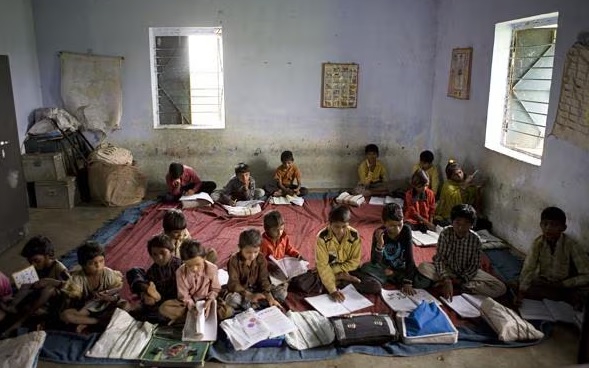 शिक्षा के आंकड़ों में छिपी बड़ी तस्वीर