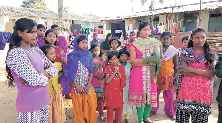 आदिवासी स्कूल : बड़े बजट की बचकानी उपलब्धियां